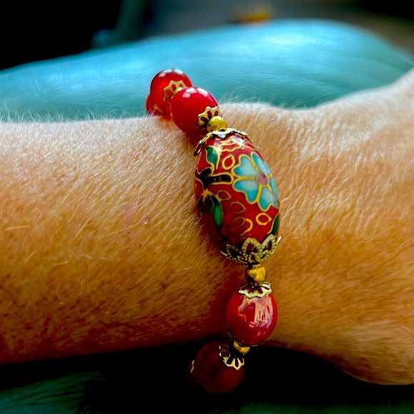 Red cloisonné toggle clasp bracelet - Picture 1 of 4